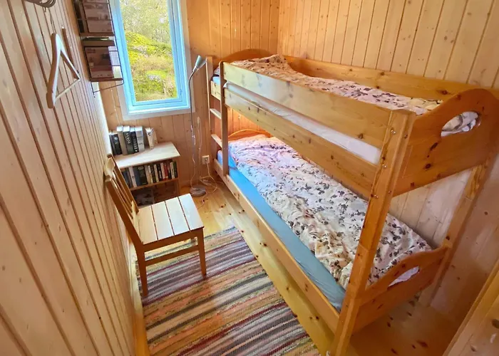 7 Person In * Lyngdal